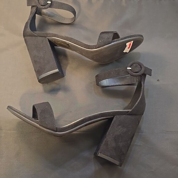 BRAND NEW YOKI BLOCK HEELED WOMEN'S OPEN TOE FAUX SUEDE SANDAL - Picture 10 of 16